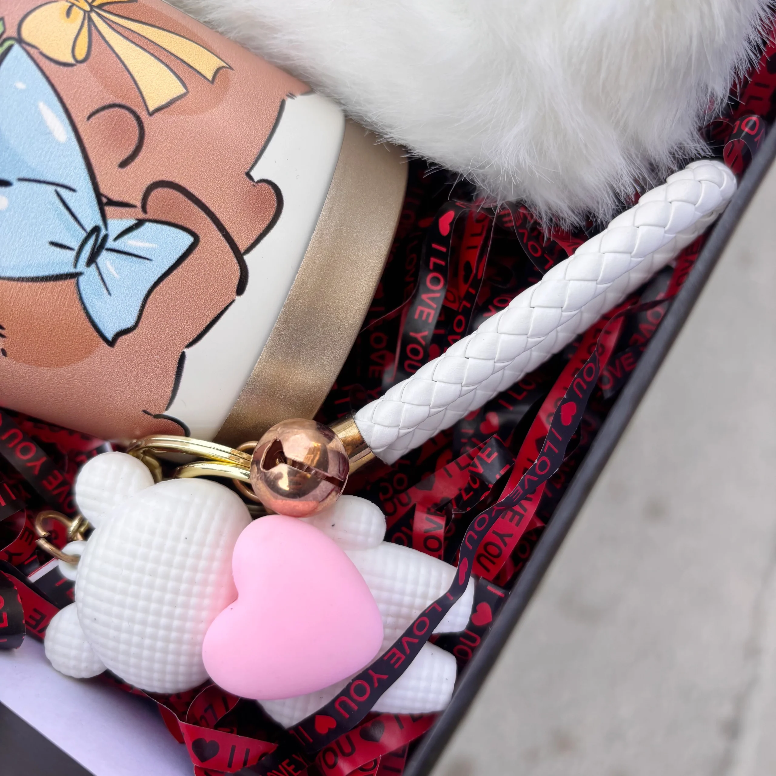 باکس هدیه خرس و تراولماگ