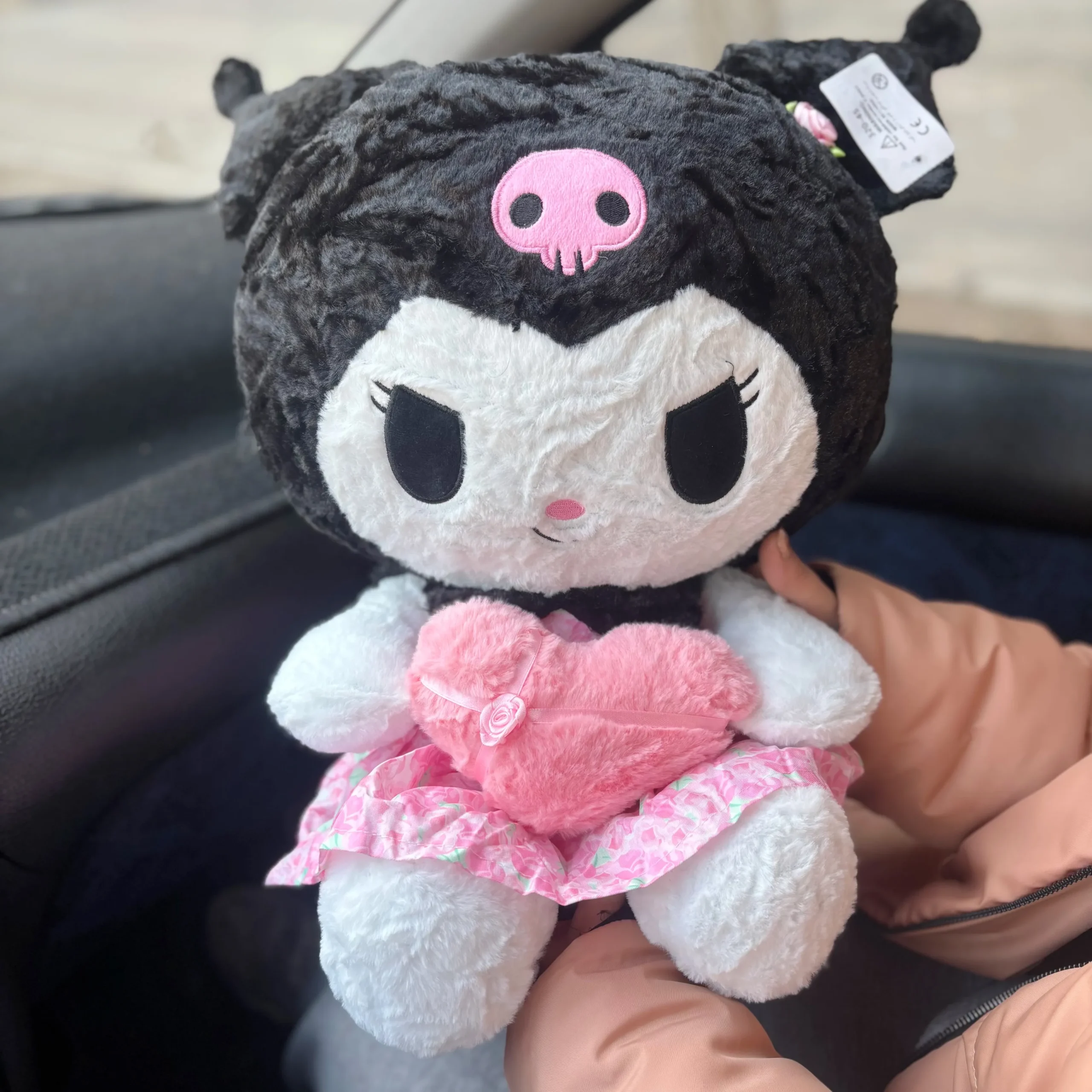 عروسک کرومی و ملودی قلب به دست