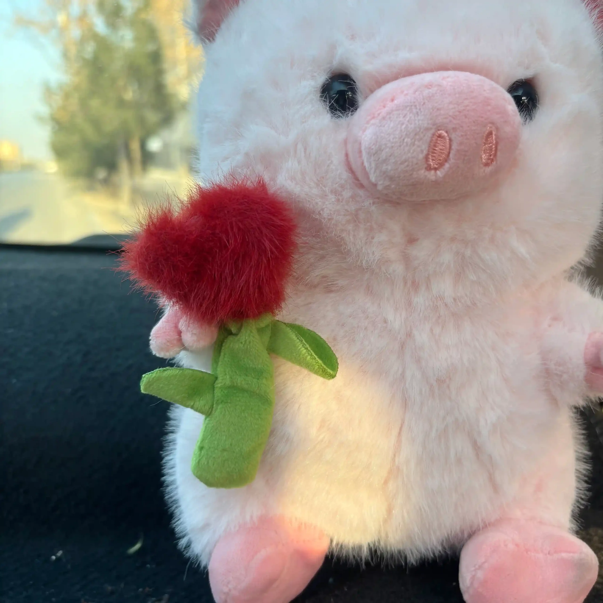 عروسک خوک گل به دست 25 سانت