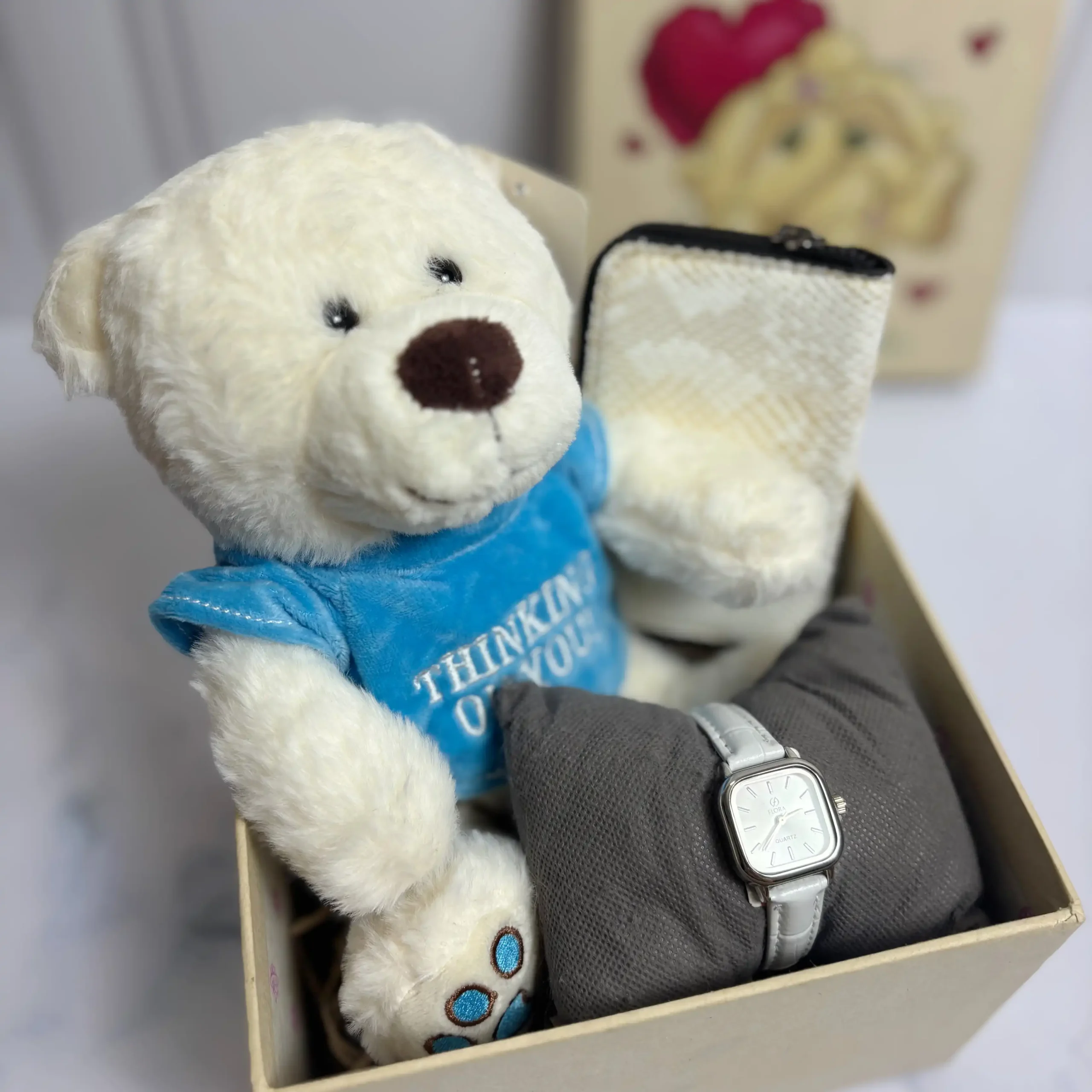 باکس هدیه دخترانه ولنتاین کد 2024