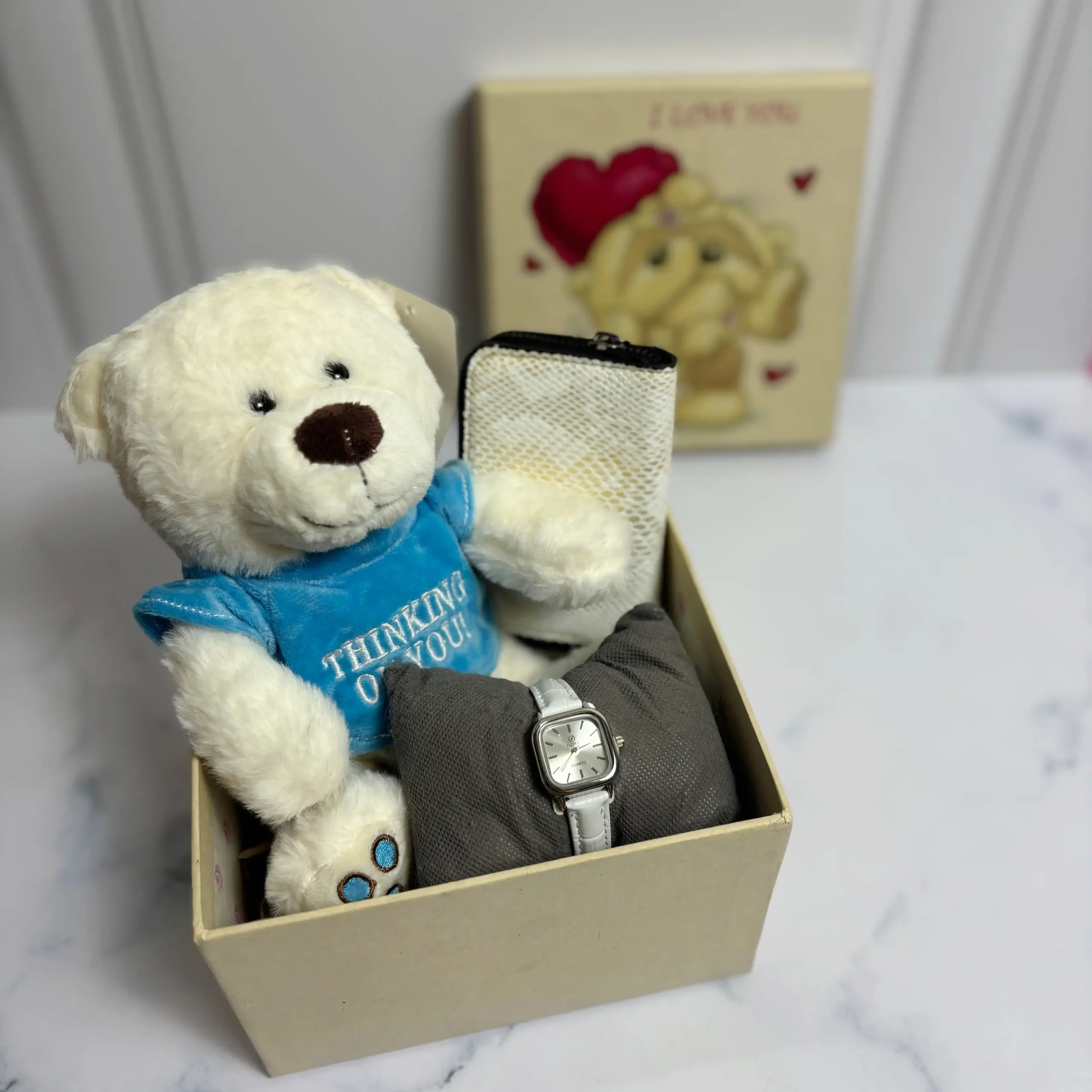 باکس هدیه دخترانه ولنتاین کد 2024