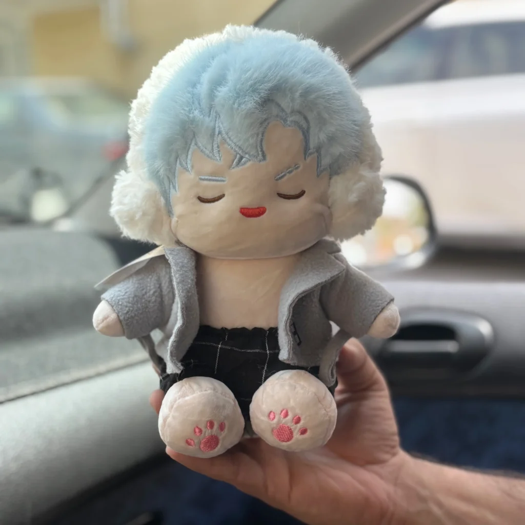 عروسک بچه هدفونی